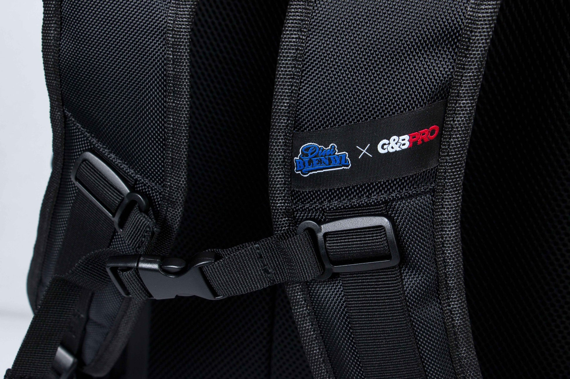 Barber Mania x Dini Full Size Mobile Station